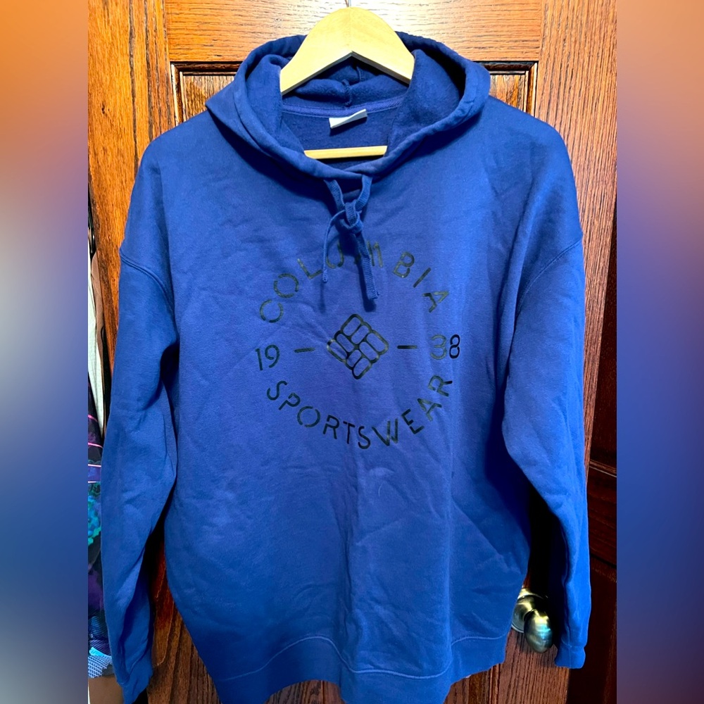 NWOT Women’s size large Columbia Hoodie